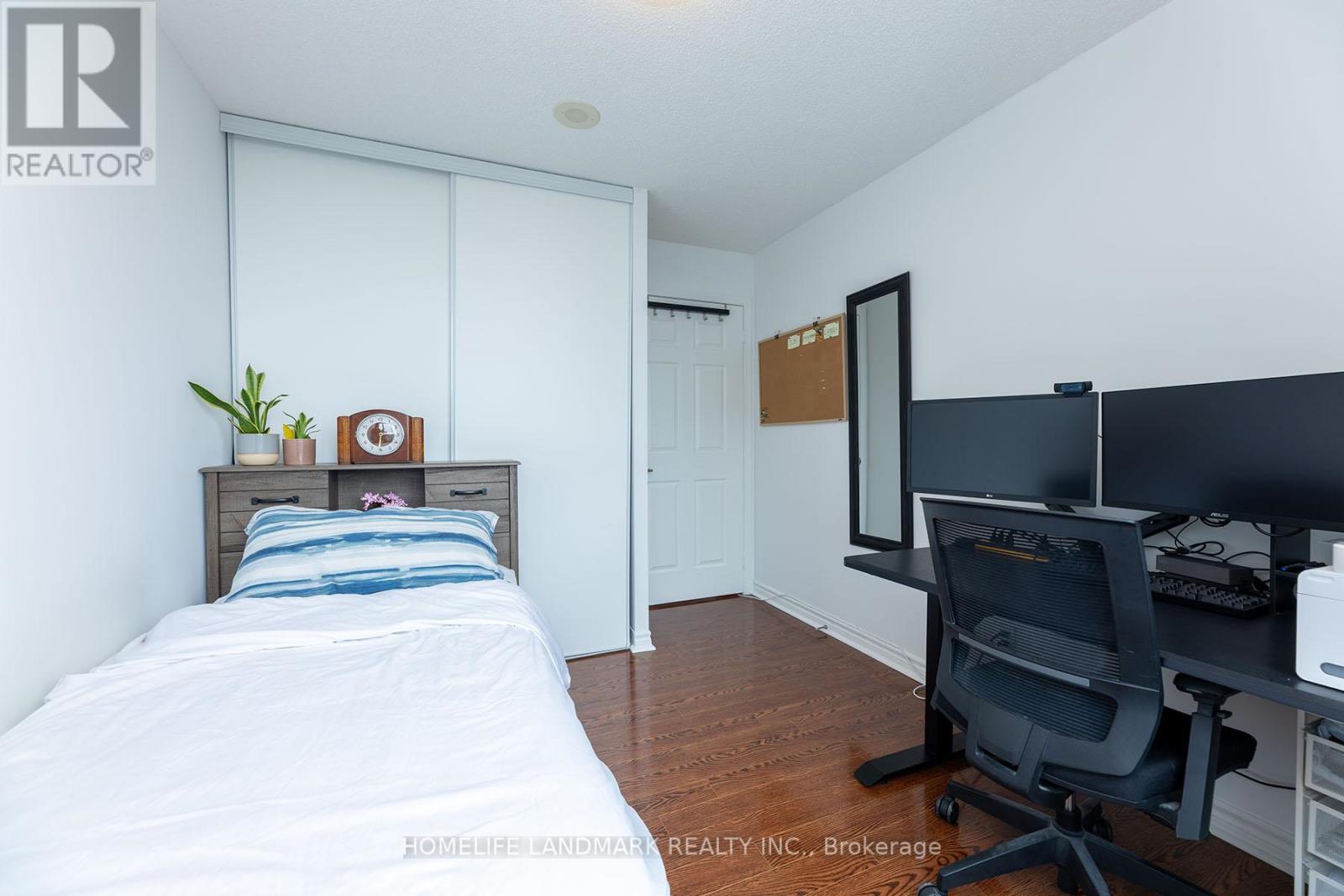 Photo 17 of 3510 18 Spring Garden Avenue, Toronto ON