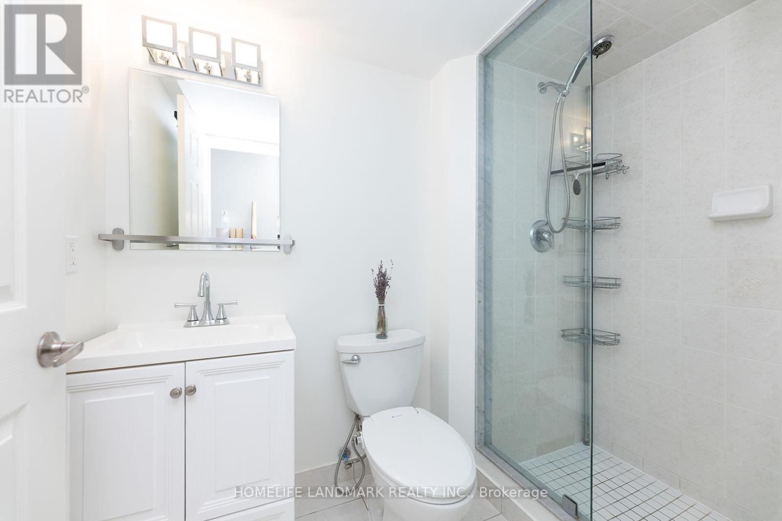 Photo 18 of 3510 18 Spring Garden Avenue, Toronto ON