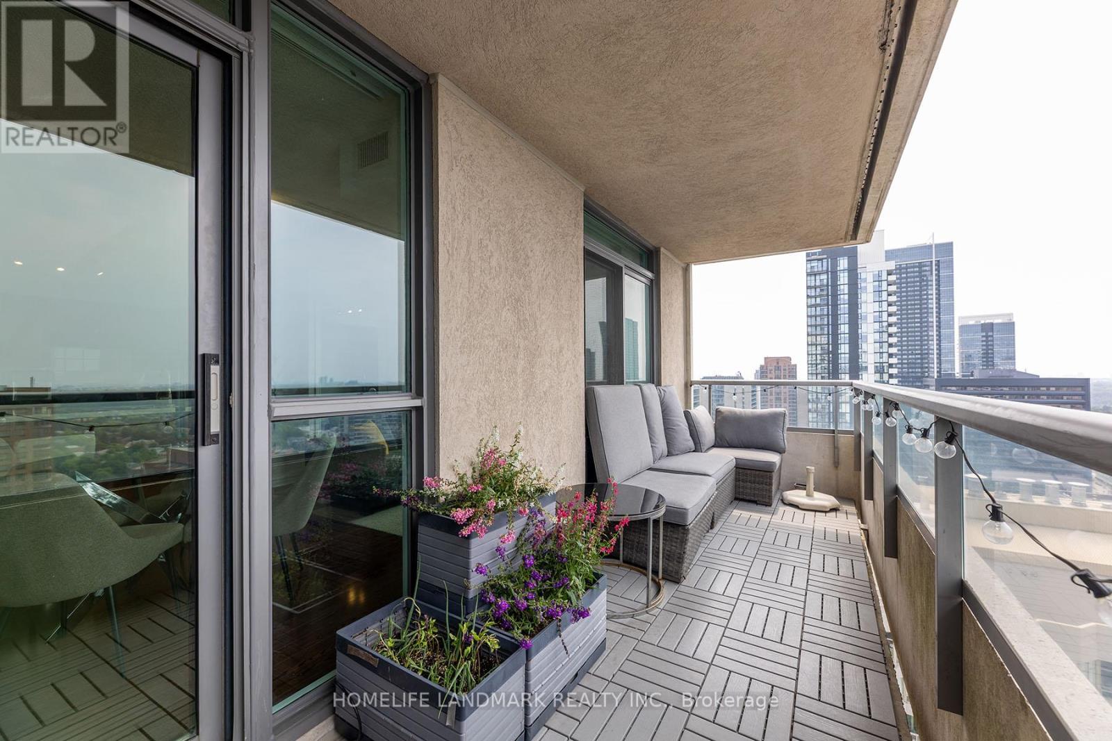 Photo 22 of 3510 18 Spring Garden Avenue, Toronto ON
