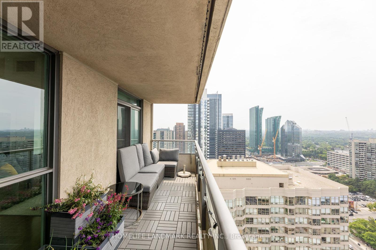 Photo 28 of 3510 18 Spring Garden Avenue, Toronto ON