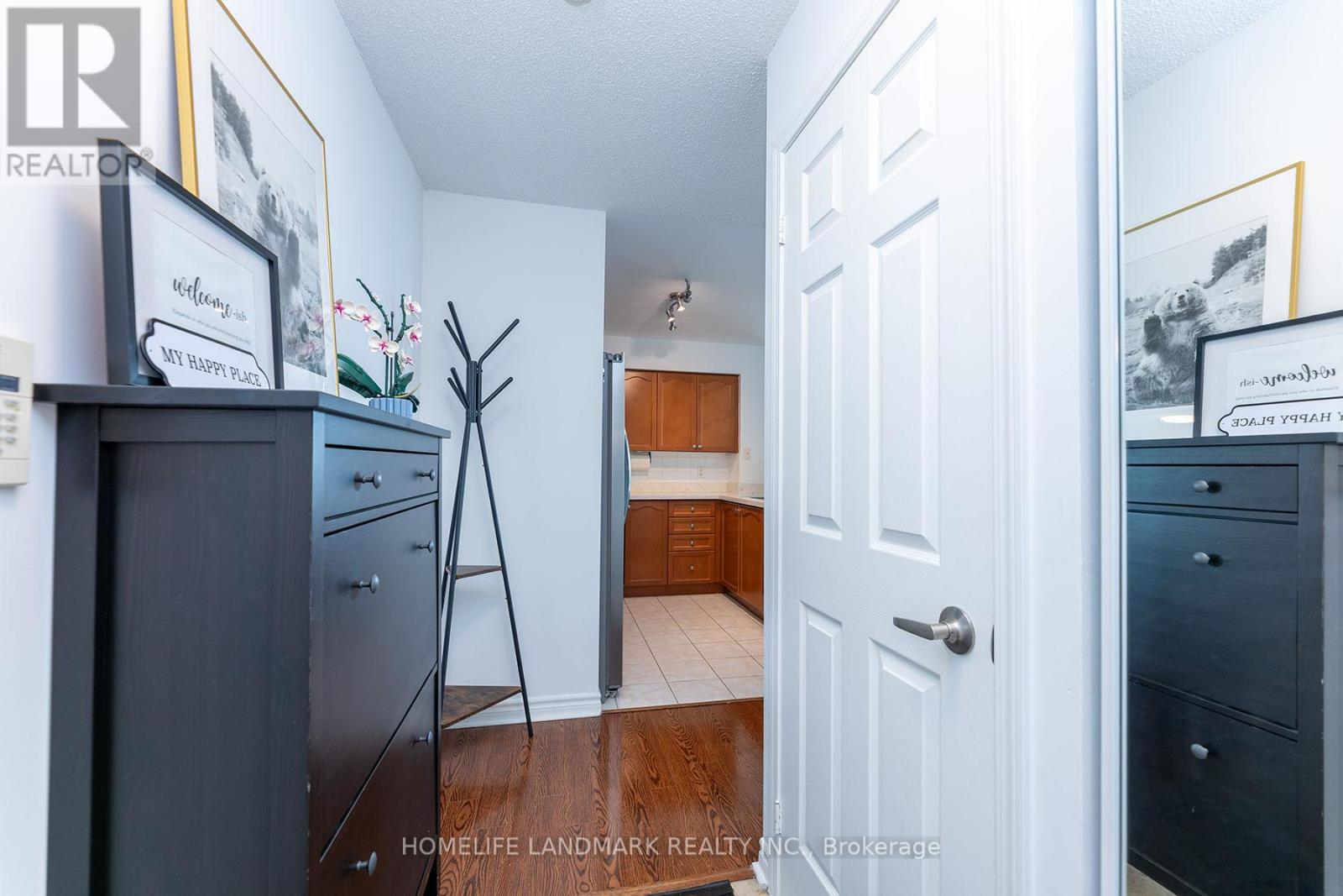 Photo 30 of 3510 18 Spring Garden Avenue, Toronto ON