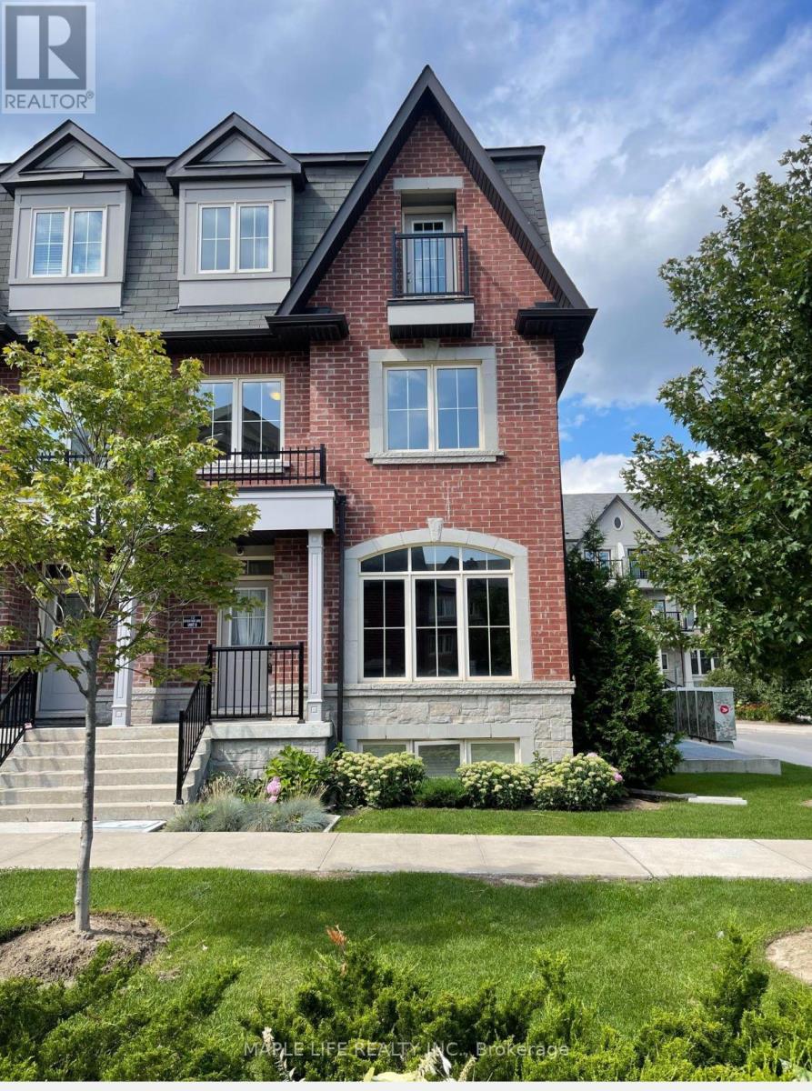 Photo 4 of 8 12 Eaton Park Lane E, Toronto ON