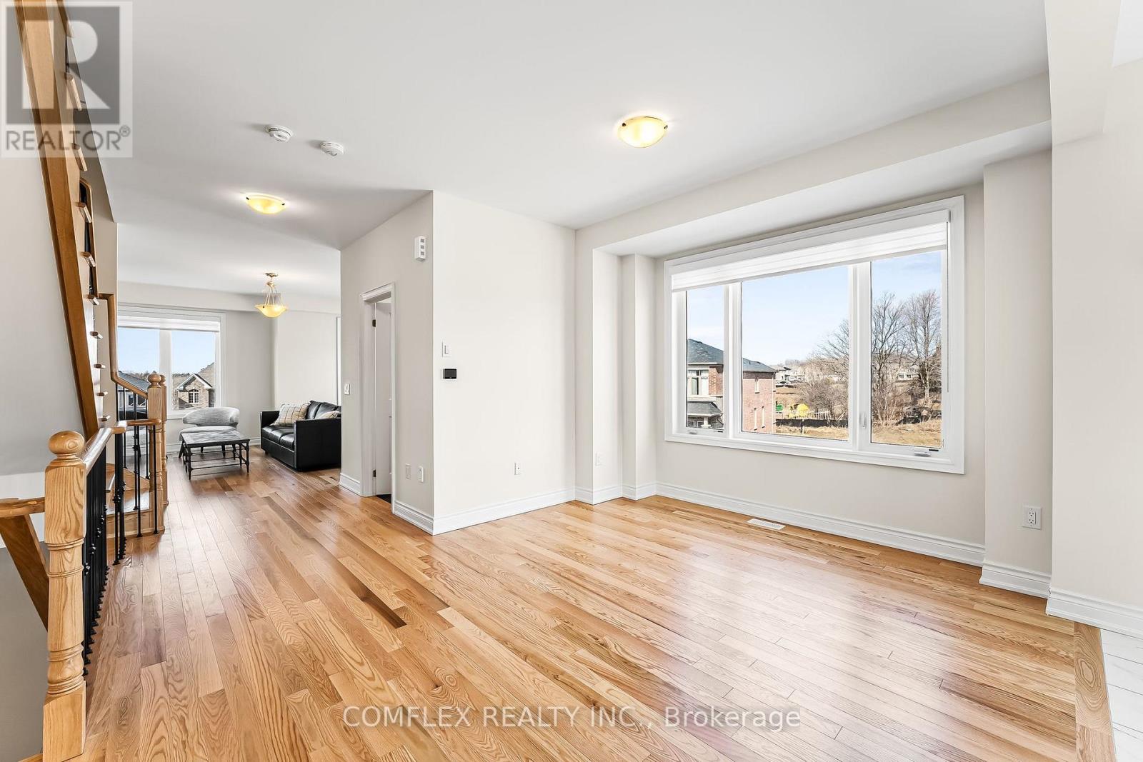 Photo 9 of 2832 Tippett Mews, Pickering ON