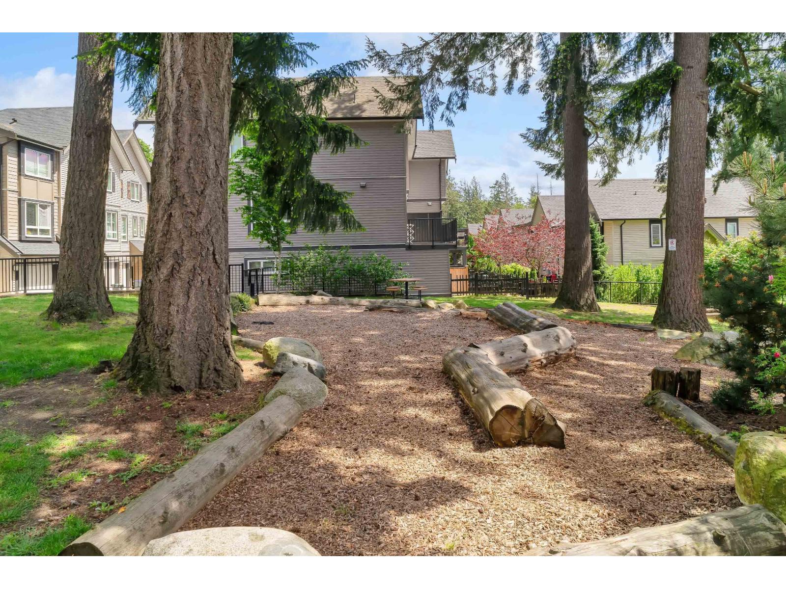 Photo 1 of 104 14555 68 Avenue, Surrey BC