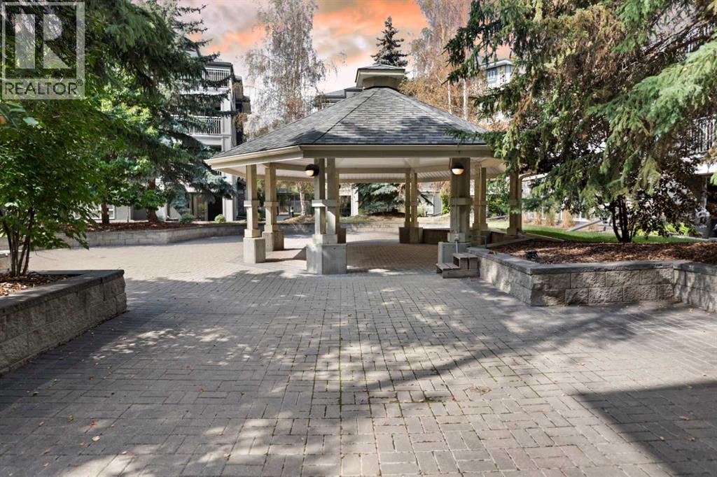 Single Family House for Sale in   Richard Court SW Lincoln Park Calgary 