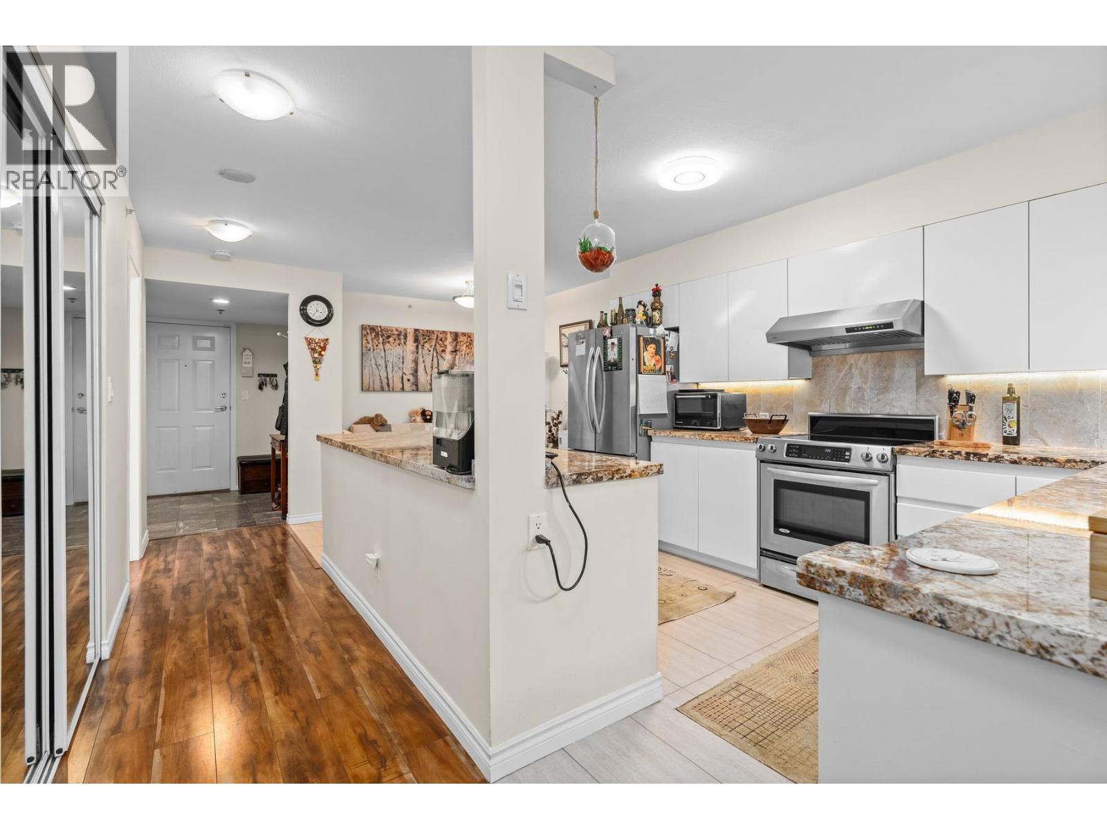 Photo 16 of 303 1488 Hornby Street, Vancouver BC