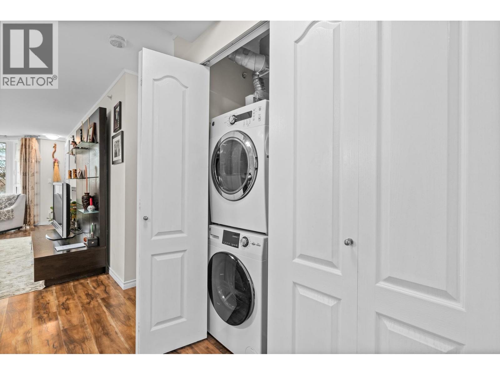 Photo 22 of 303 1488 Hornby Street, Vancouver BC