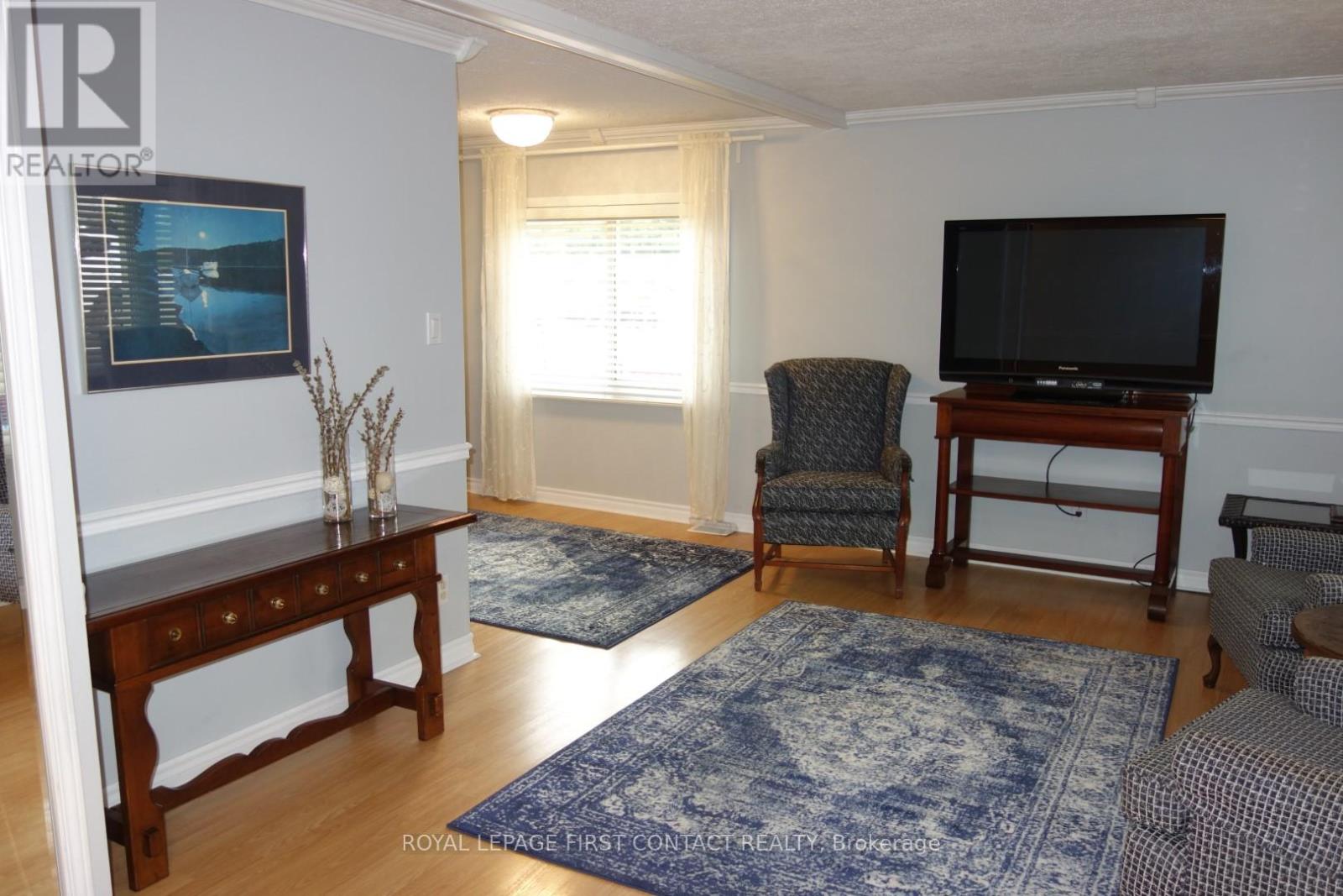 Photo 11 of 23 Mimosa Crescent, Innisfil ON