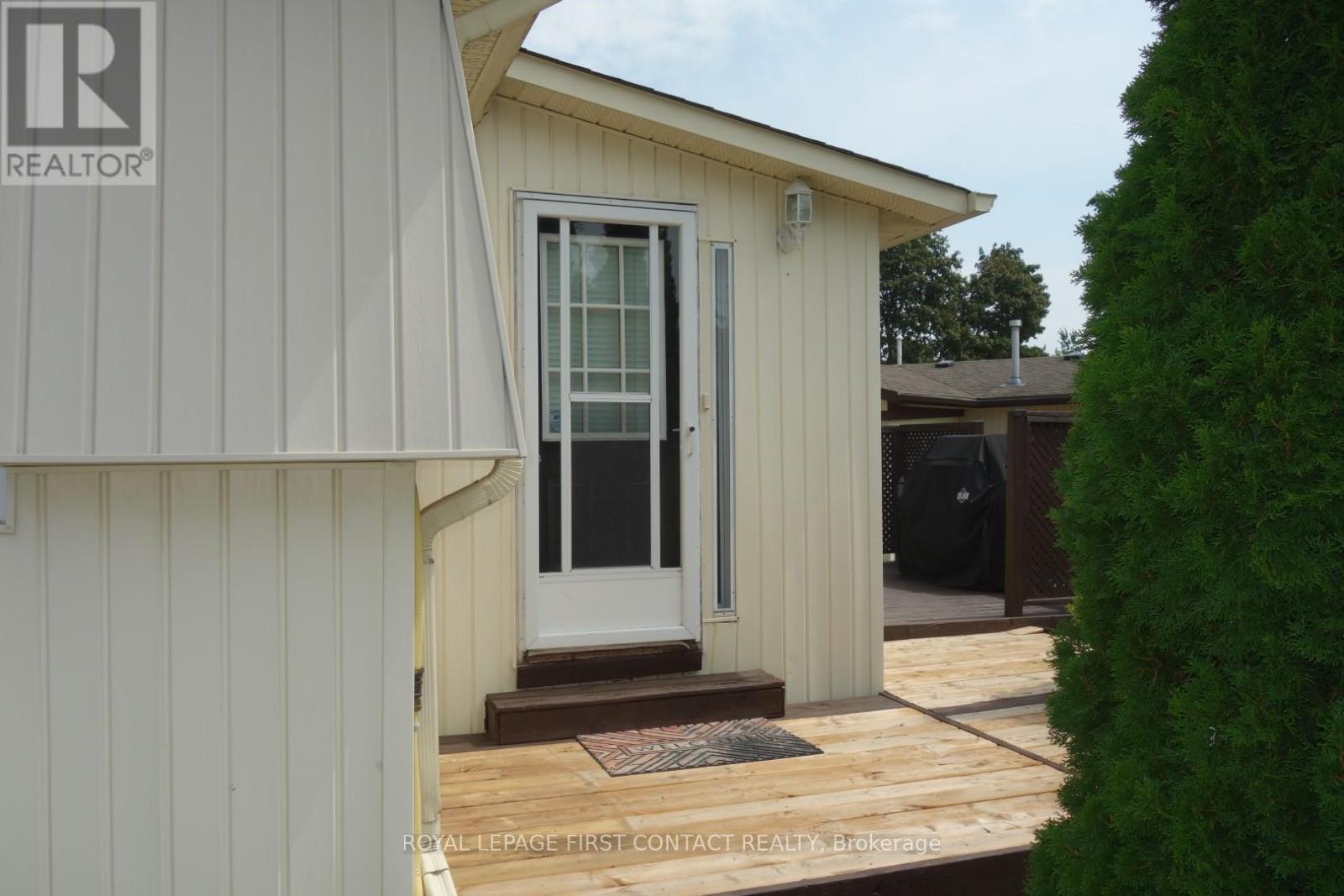 Photo 25 of 23 Mimosa Crescent, Innisfil ON