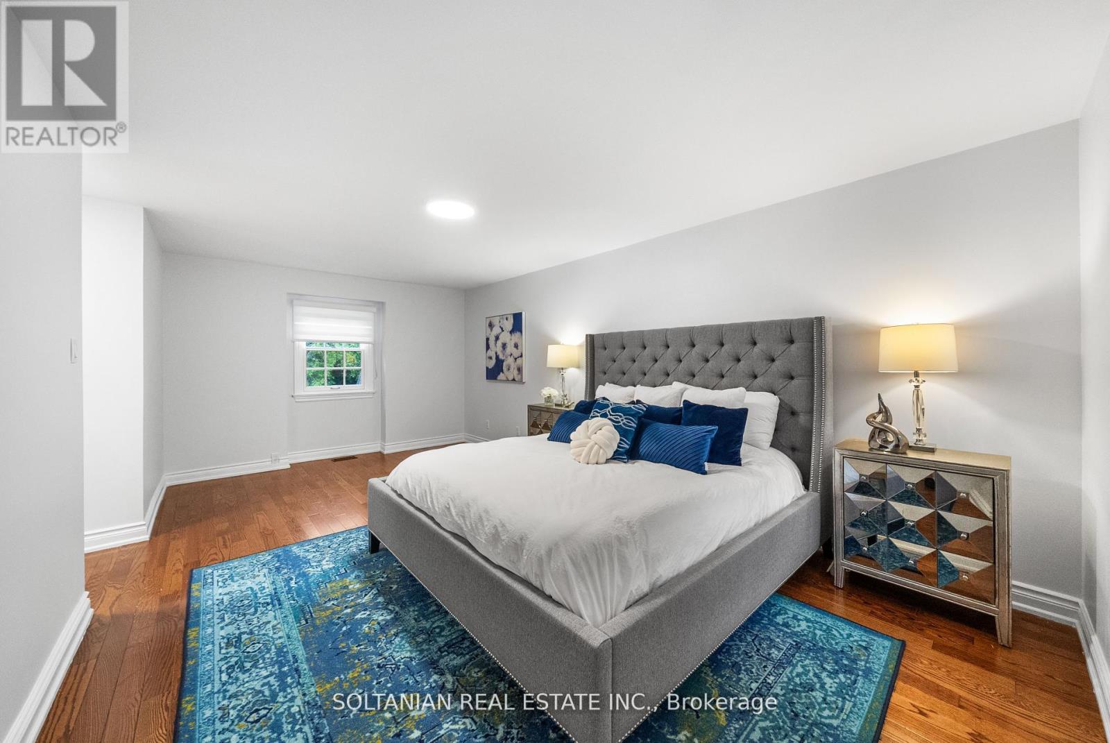 Photo 28 of 24 Laureleaf Road, Markham ON
