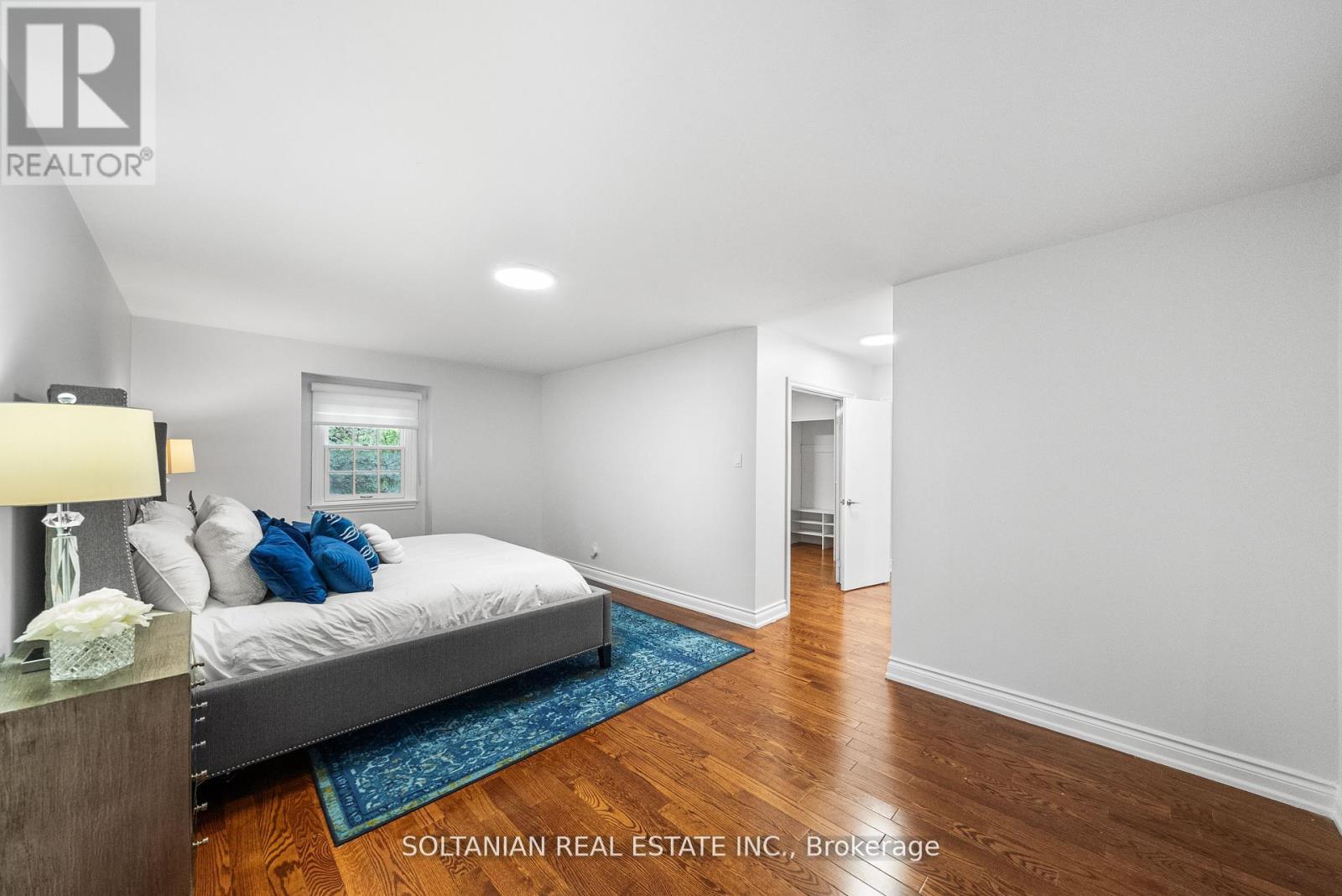 Photo 29 of 24 Laureleaf Road, Markham ON