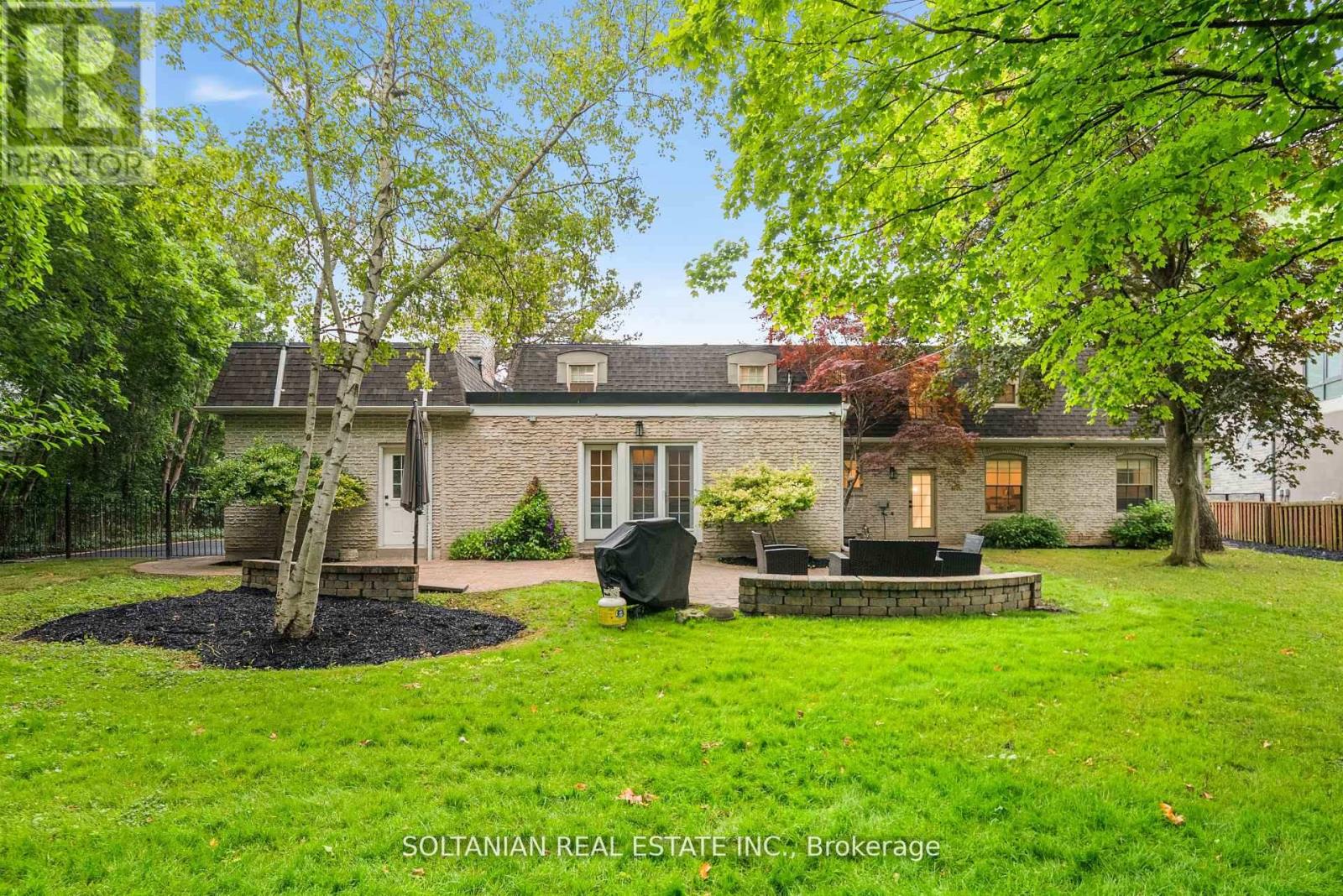 Photo 44 of 24 Laureleaf Road, Markham ON
