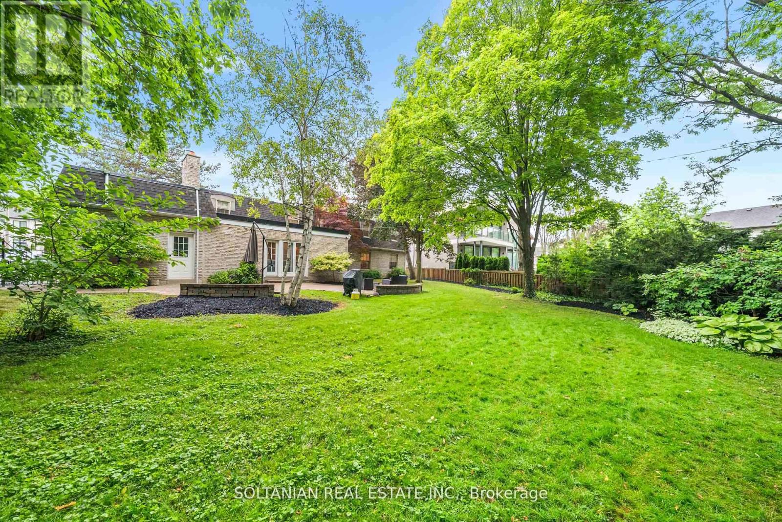 Photo 45 of 24 Laureleaf Road, Markham ON