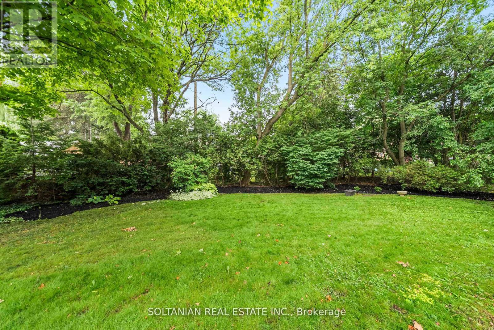 Photo 48 of 24 Laureleaf Road, Markham ON