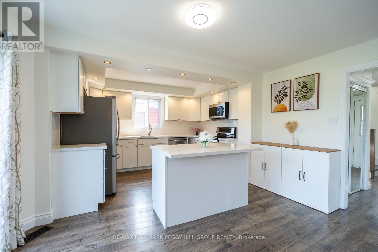Photo 2 of 12 Cuthbert Street, Barrie ON
