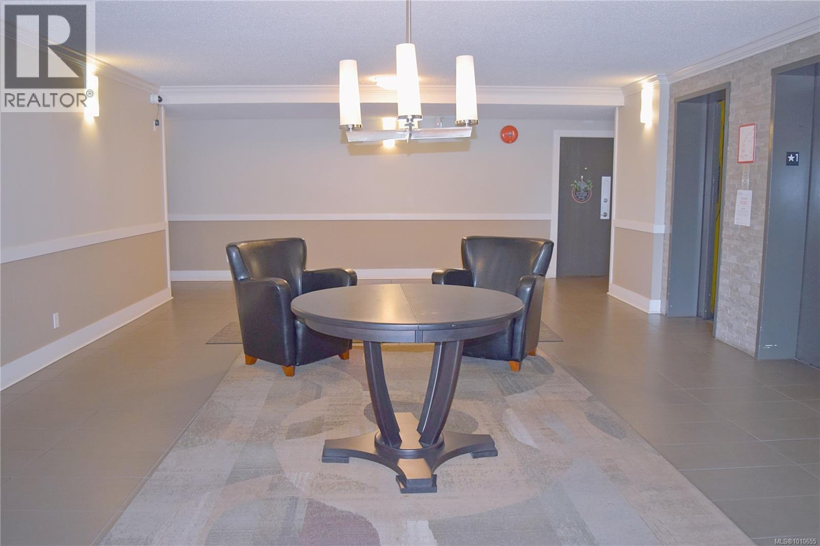 101 1870 McKenzie Avenue, Saanich