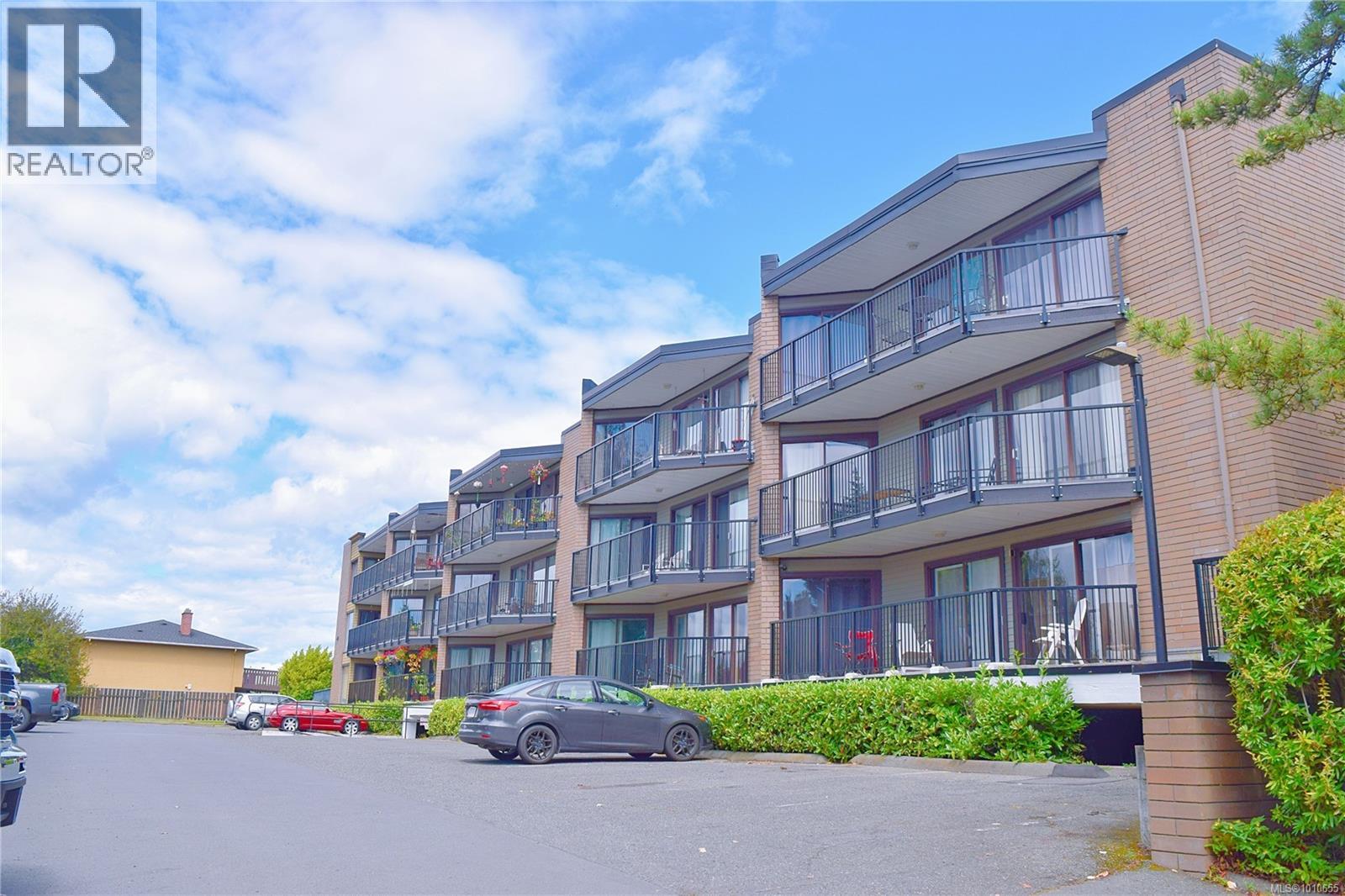 101 1870 McKenzie Avenue, Saanich