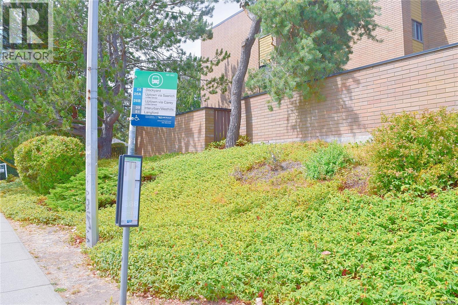 101 1870 McKenzie Avenue, Saanich
