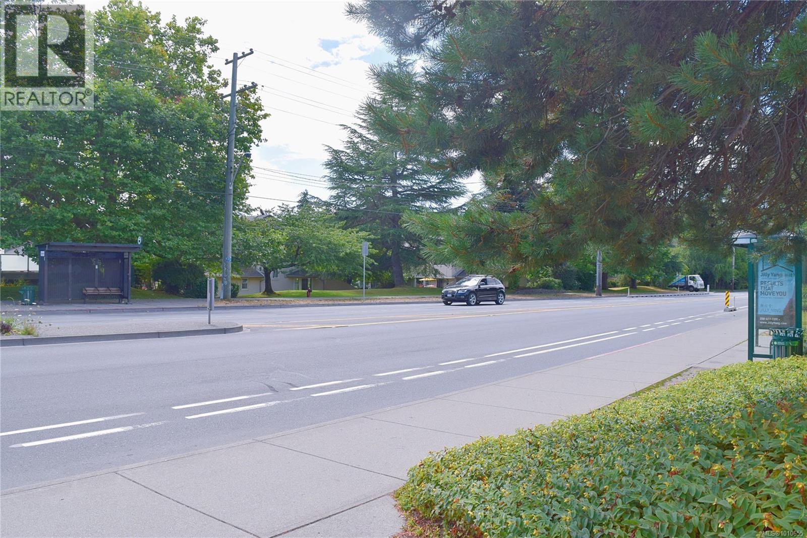 101 1870 McKenzie Avenue, Saanich