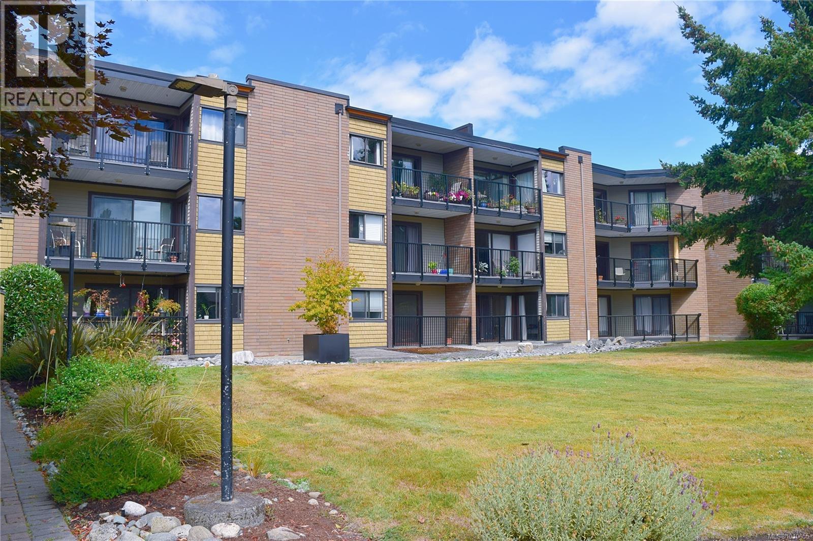 101 1870 McKenzie Avenue, Saanich