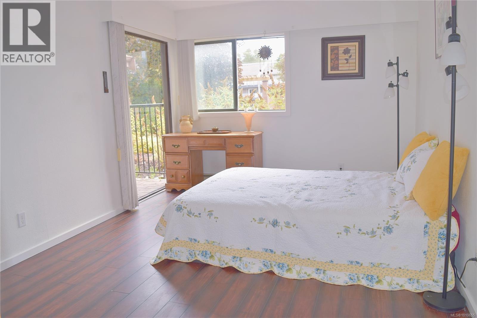 101 1870 McKenzie Avenue, Saanich