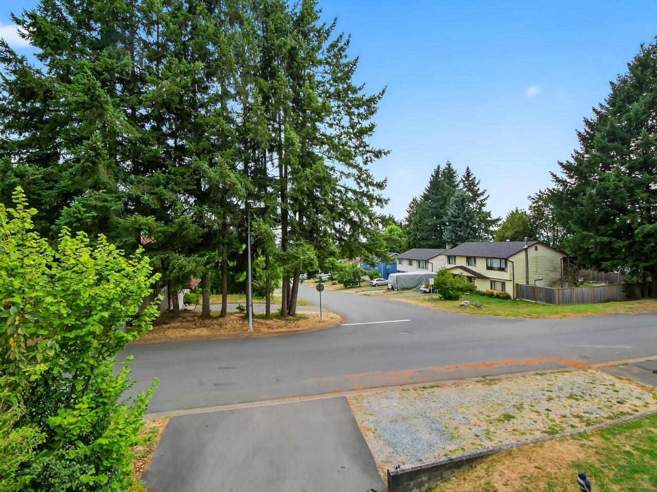 Photo 13 of 32325 Ptarmigan Drive, Mission BC