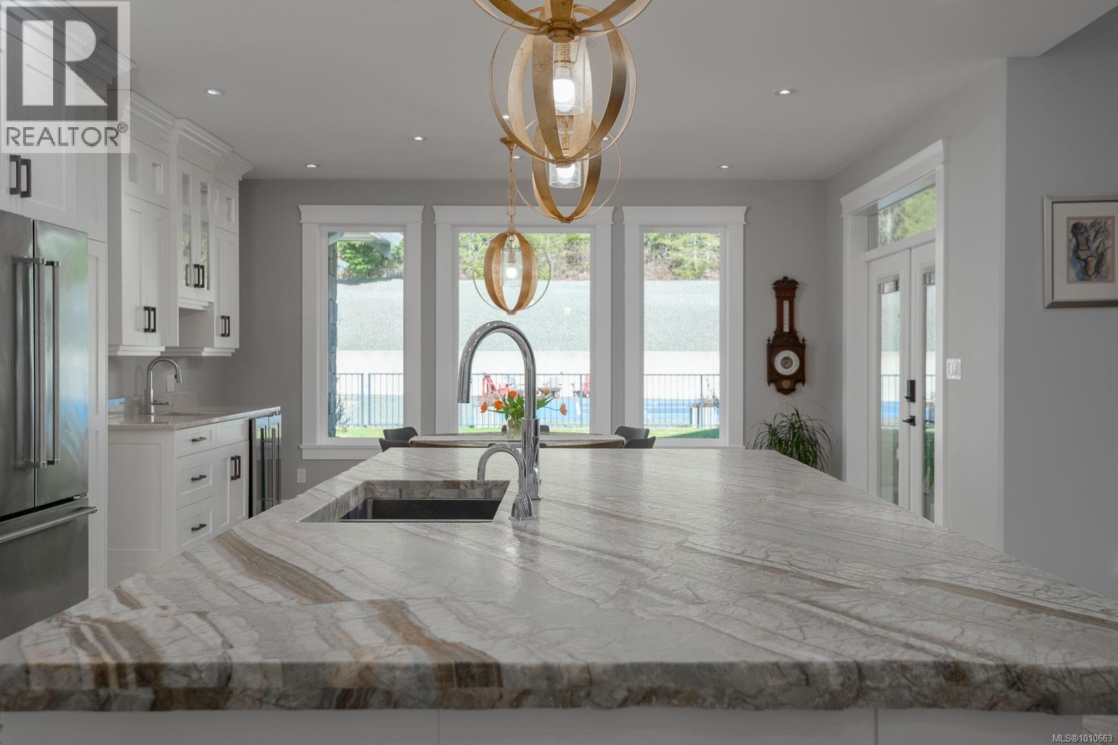 6181 Chase Dr, Port Alberni