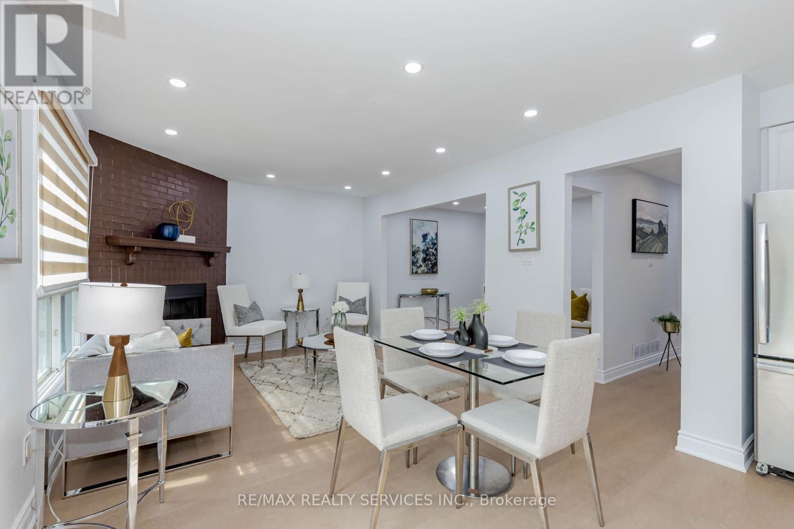 Photo 14 of 152 Blackfoot Trail, Mississauga ON