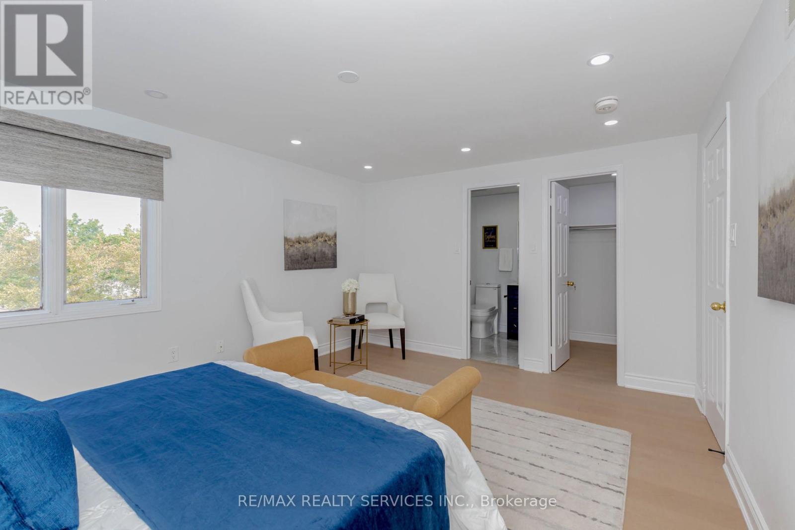 Photo 21 of 152 Blackfoot Trail, Mississauga ON