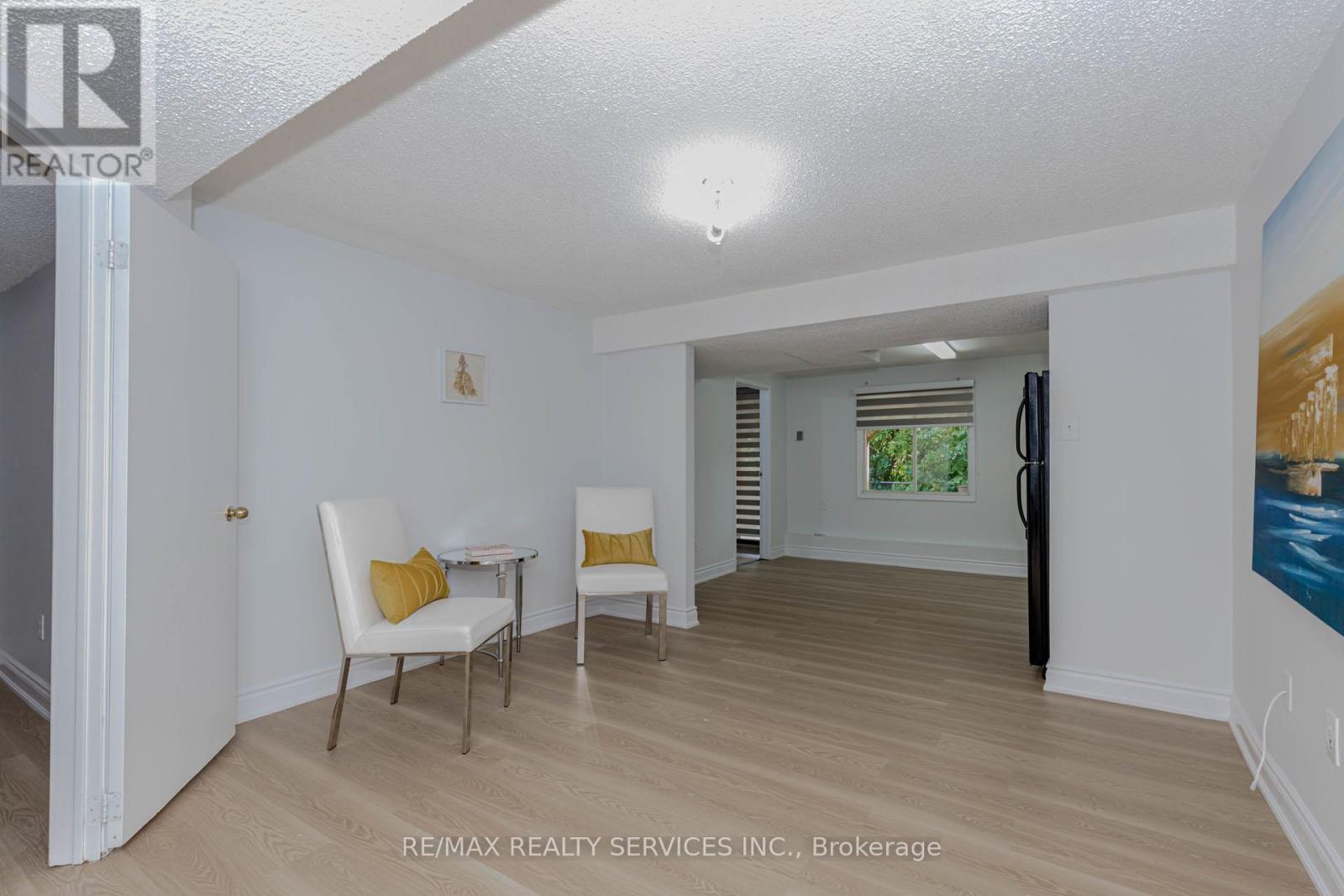 Photo 36 of 152 Blackfoot Trail, Mississauga ON