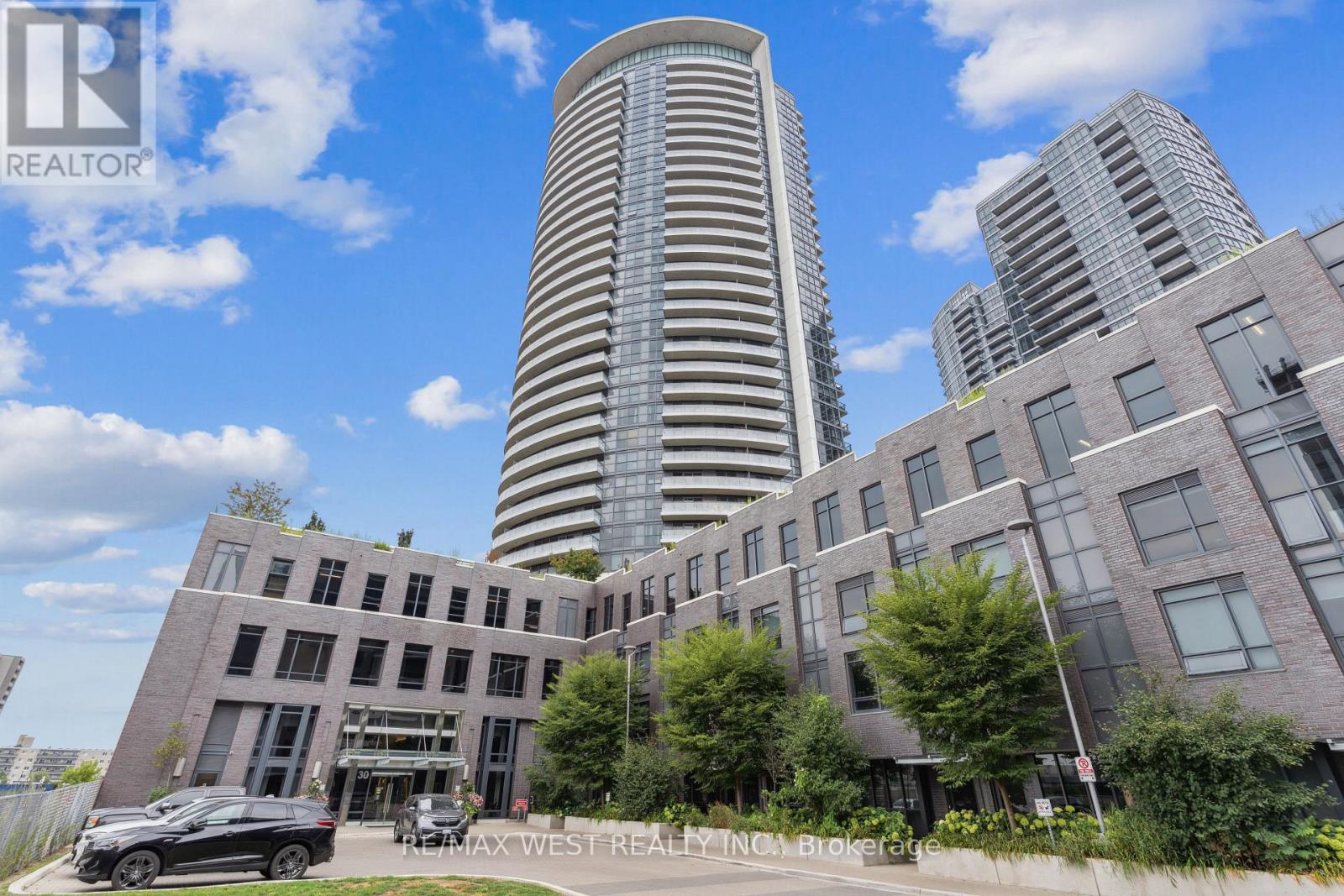 Photo 5 of 3310 30 Gibbs Road W, Toronto ON