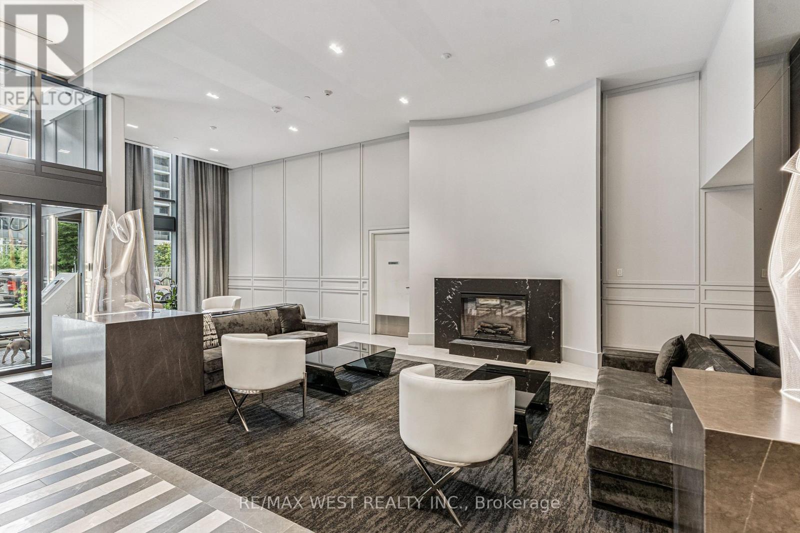 Photo 4 of 3310 30 Gibbs Road W, Toronto ON