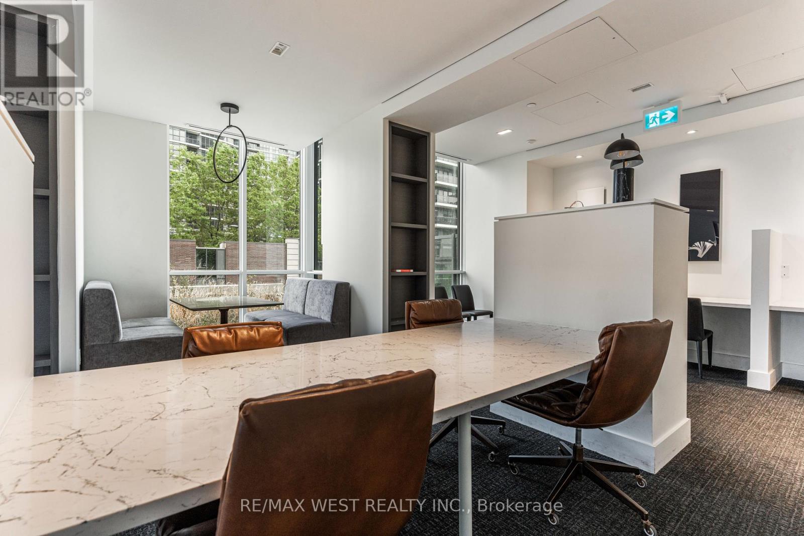 Photo 9 of 3310 30 Gibbs Road W, Toronto ON