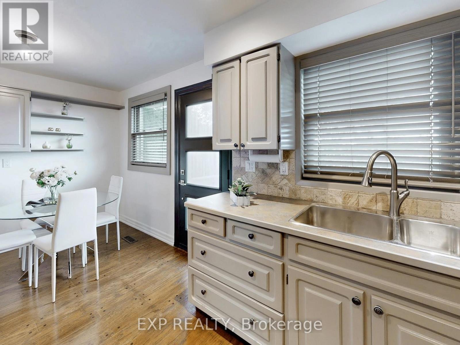 Photo 15 of 5 Lockton Crescent, Brampton ON