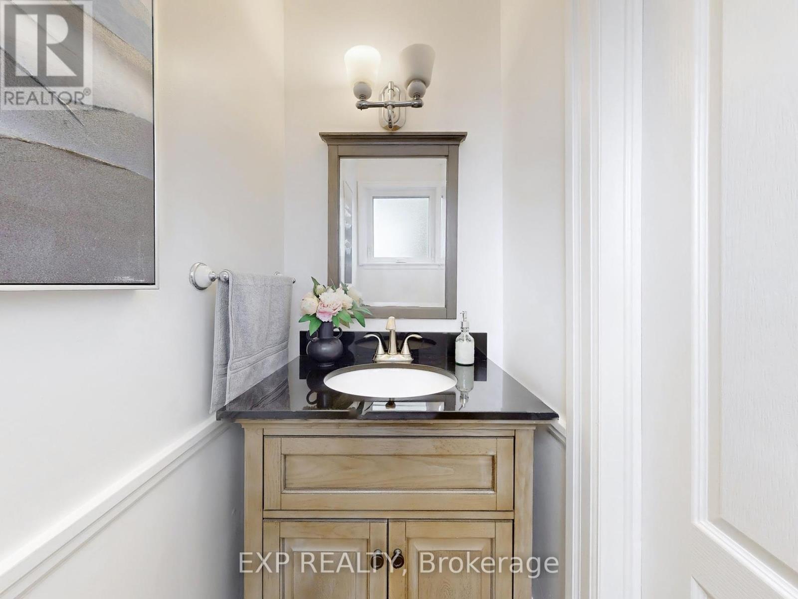 Photo 33 of 5 Lockton Crescent, Brampton ON