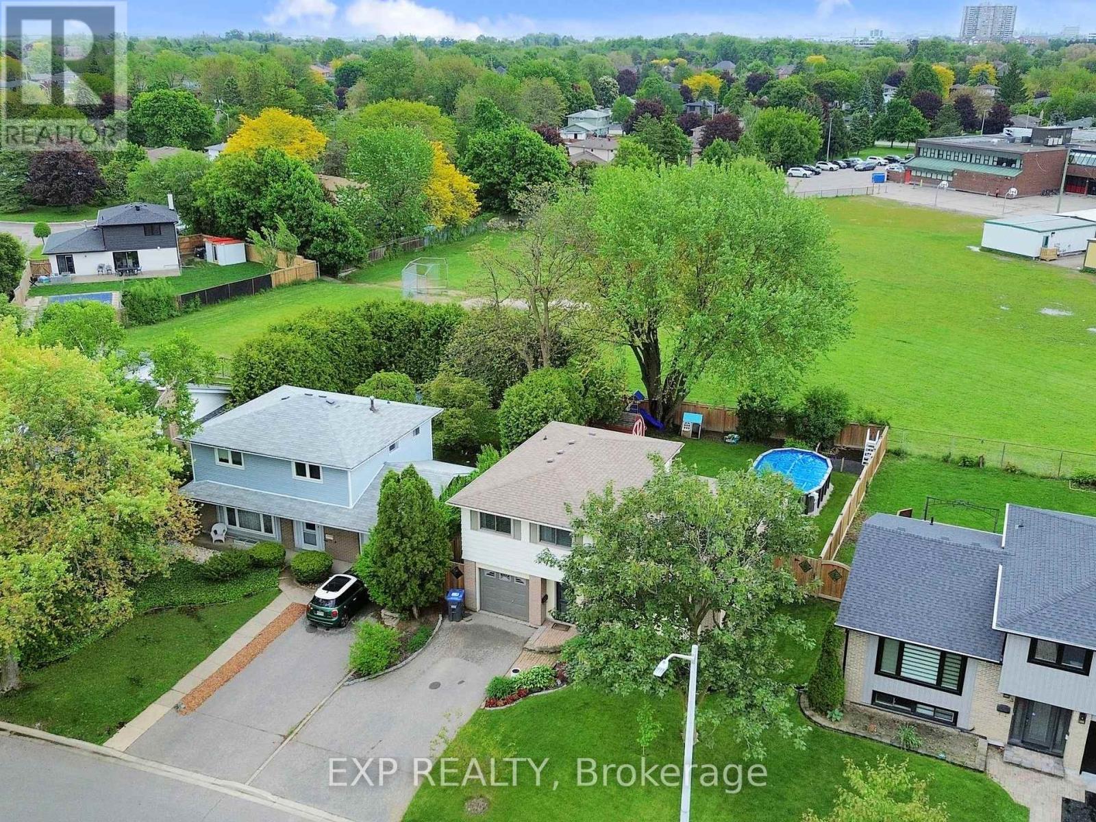 Photo 45 of 5 Lockton Crescent, Brampton ON