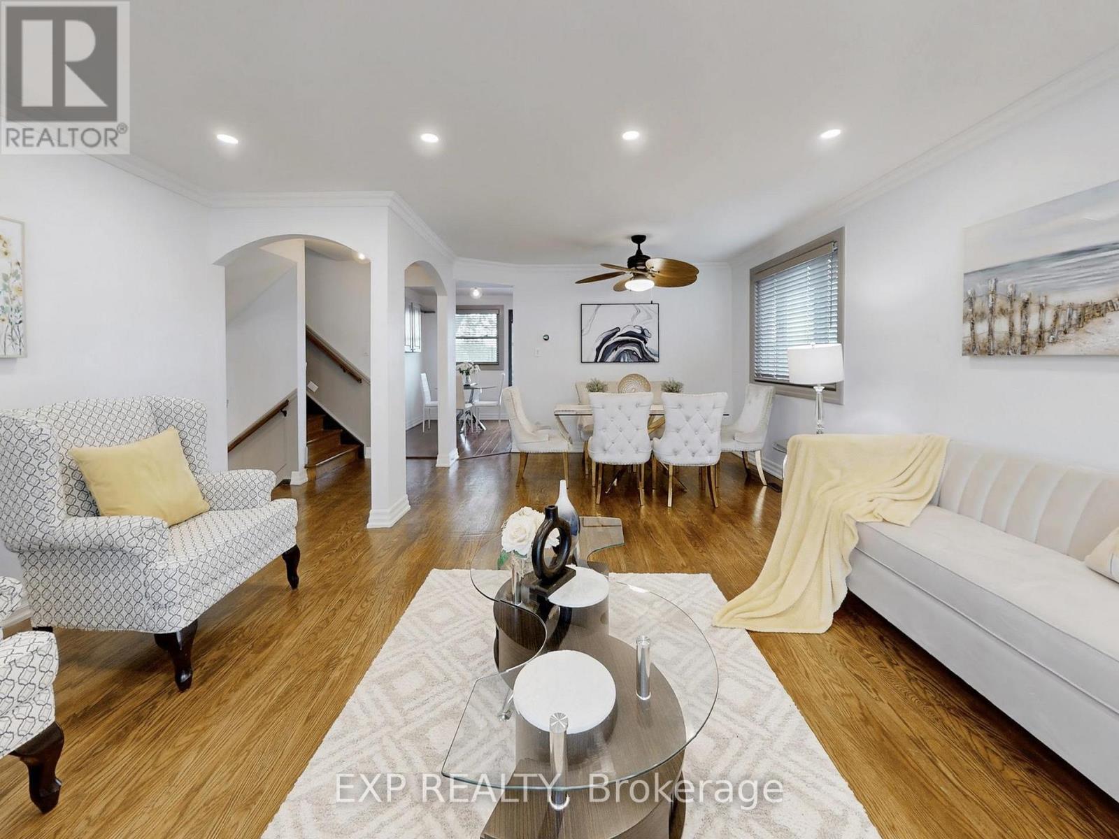 Photo 8 of 5 Lockton Crescent, Brampton ON