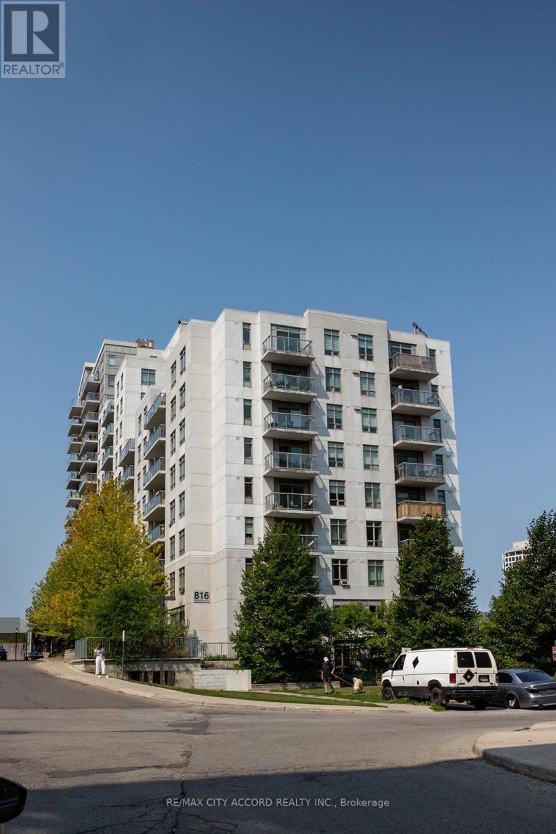 Photo 1 of 720 816 Lansdowne Avenue, Toronto ON
