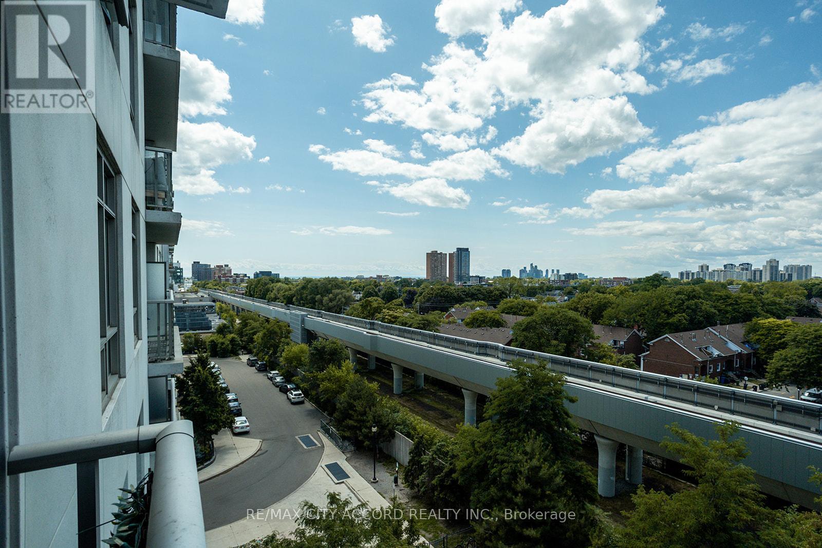 Photo 15 of 720 816 Lansdowne Avenue, Toronto ON