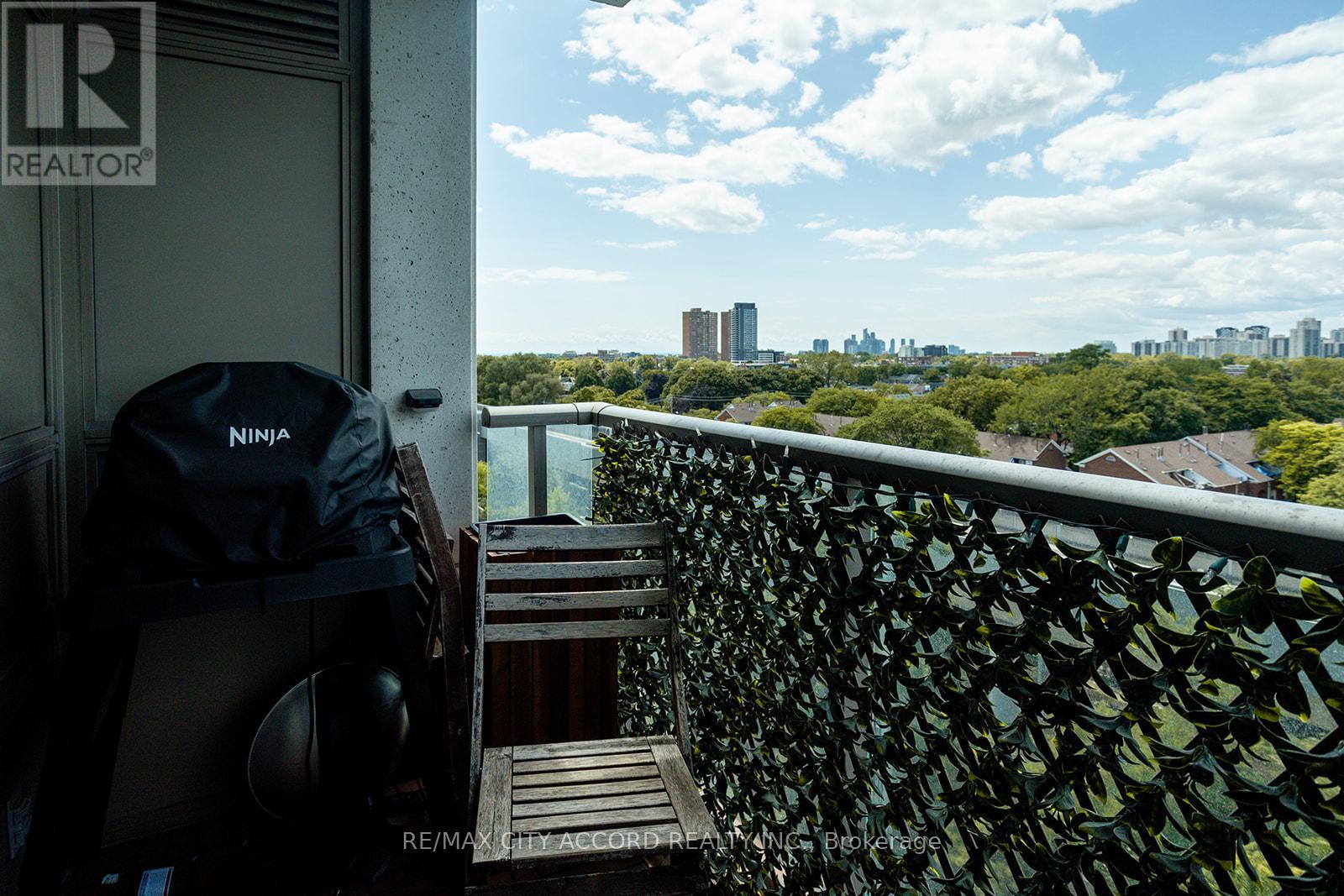 Photo 23 of 720 816 Lansdowne Avenue, Toronto ON