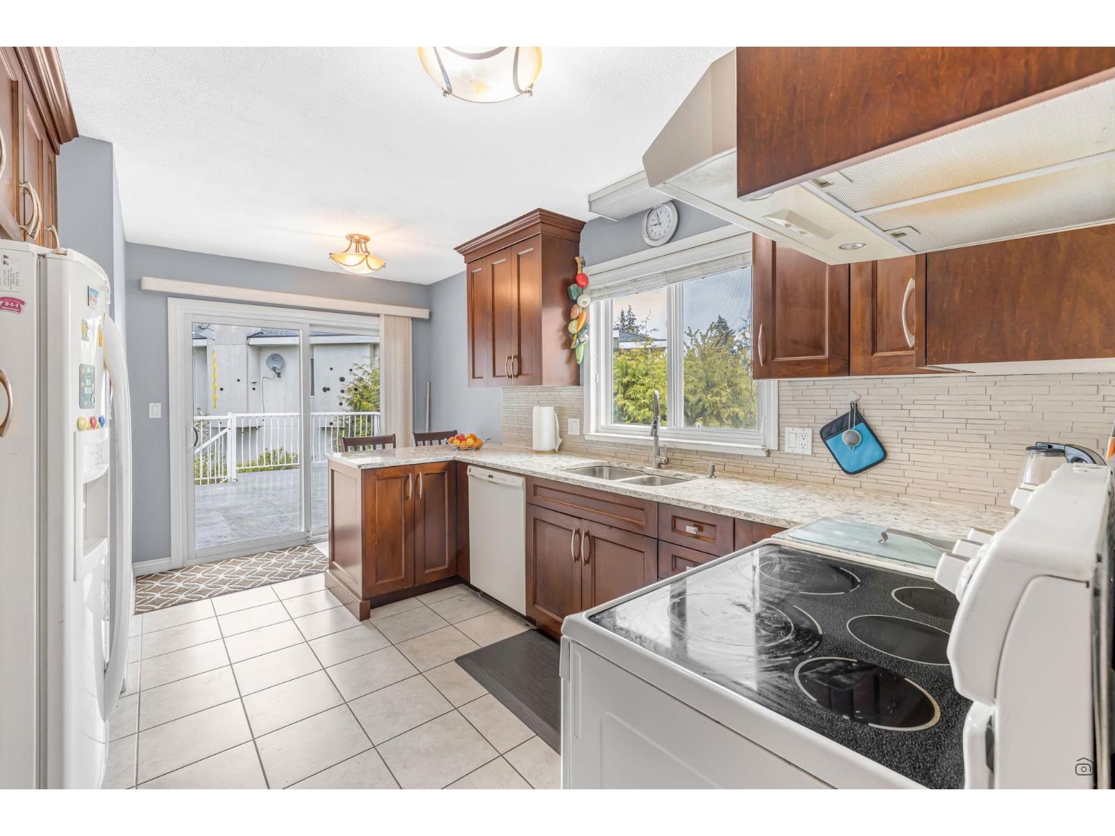 Photo 9 of 12841 69 Avenue, Surrey BC