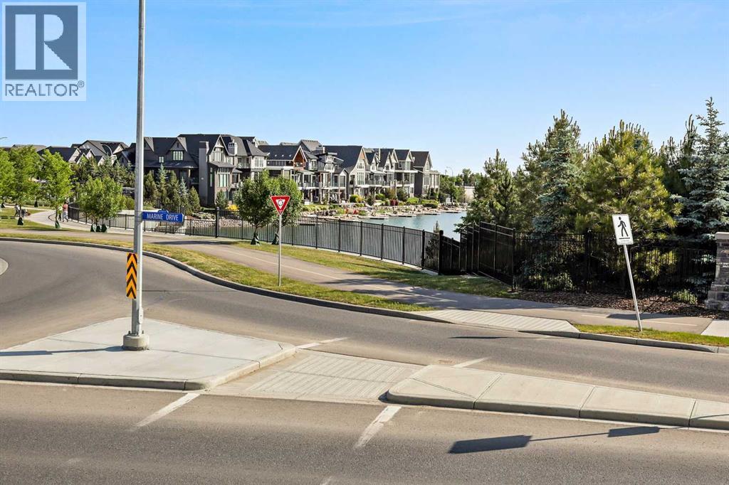 Photo 16 of 537 Marine Drive Se, Calgary AB