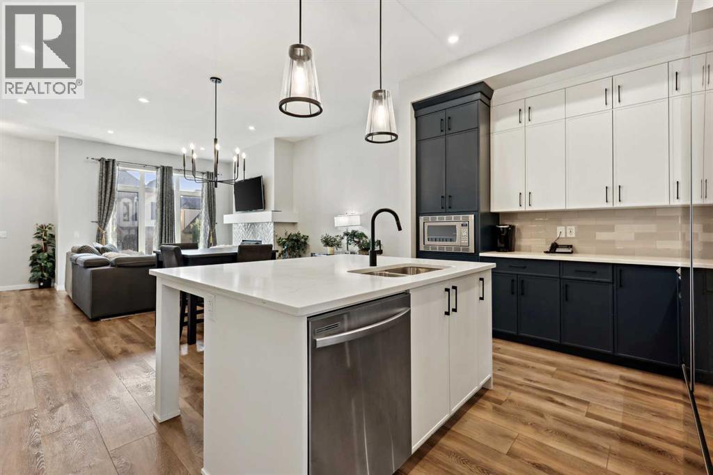 Photo 15 of 537 Marine Drive Se, Calgary AB