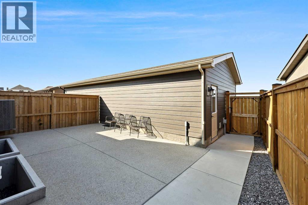Photo 14 of 537 Marine Drive Se, Calgary AB