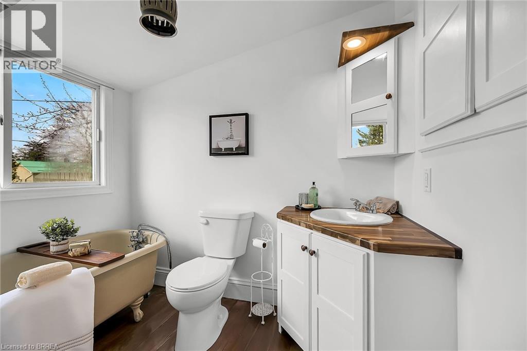 Photo 10 of 119 Wetmores Road, Mount Pleasant ON