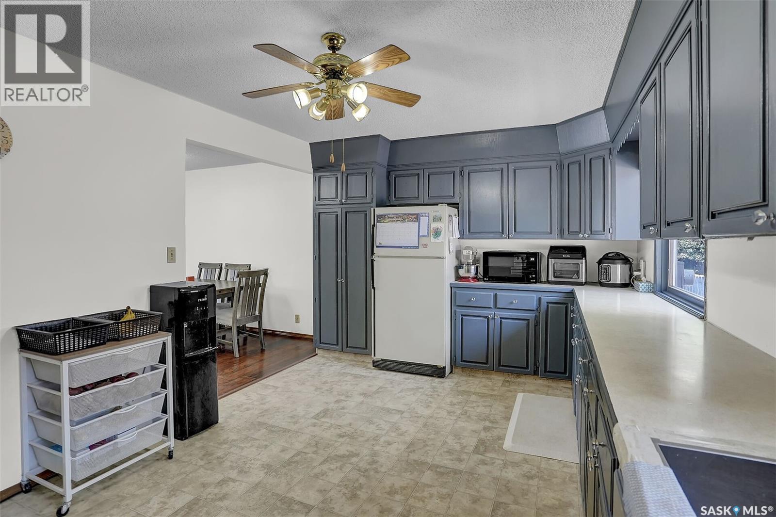 Photo 11 of 1540 9th Avenue E, Regina SK