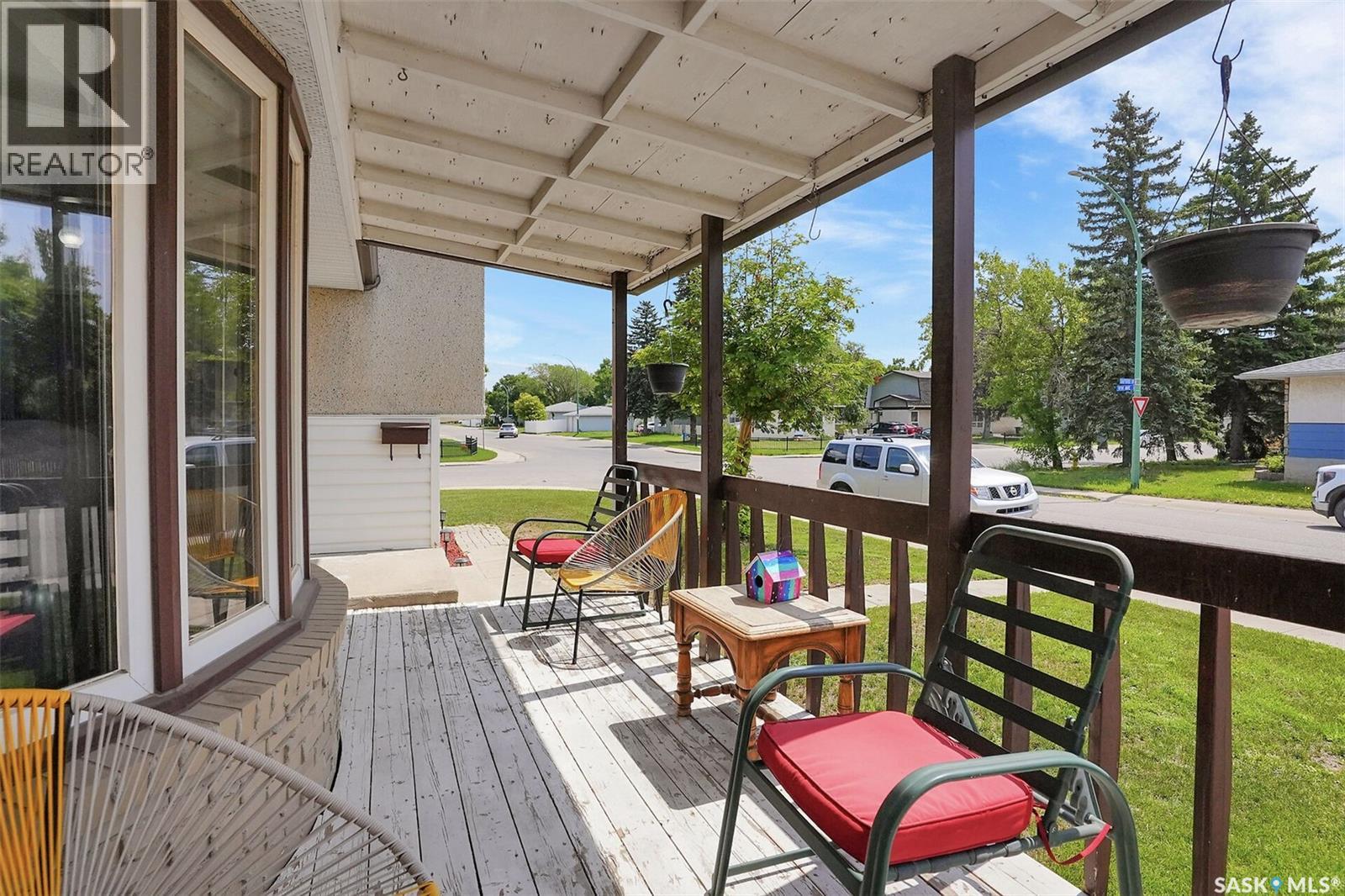 Photo 5 of 1540 9th Avenue E, Regina SK