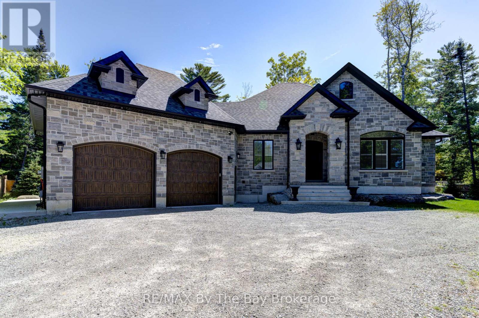 Photo 36 of 833 Eastdale Drive, Wasaga Beach ON