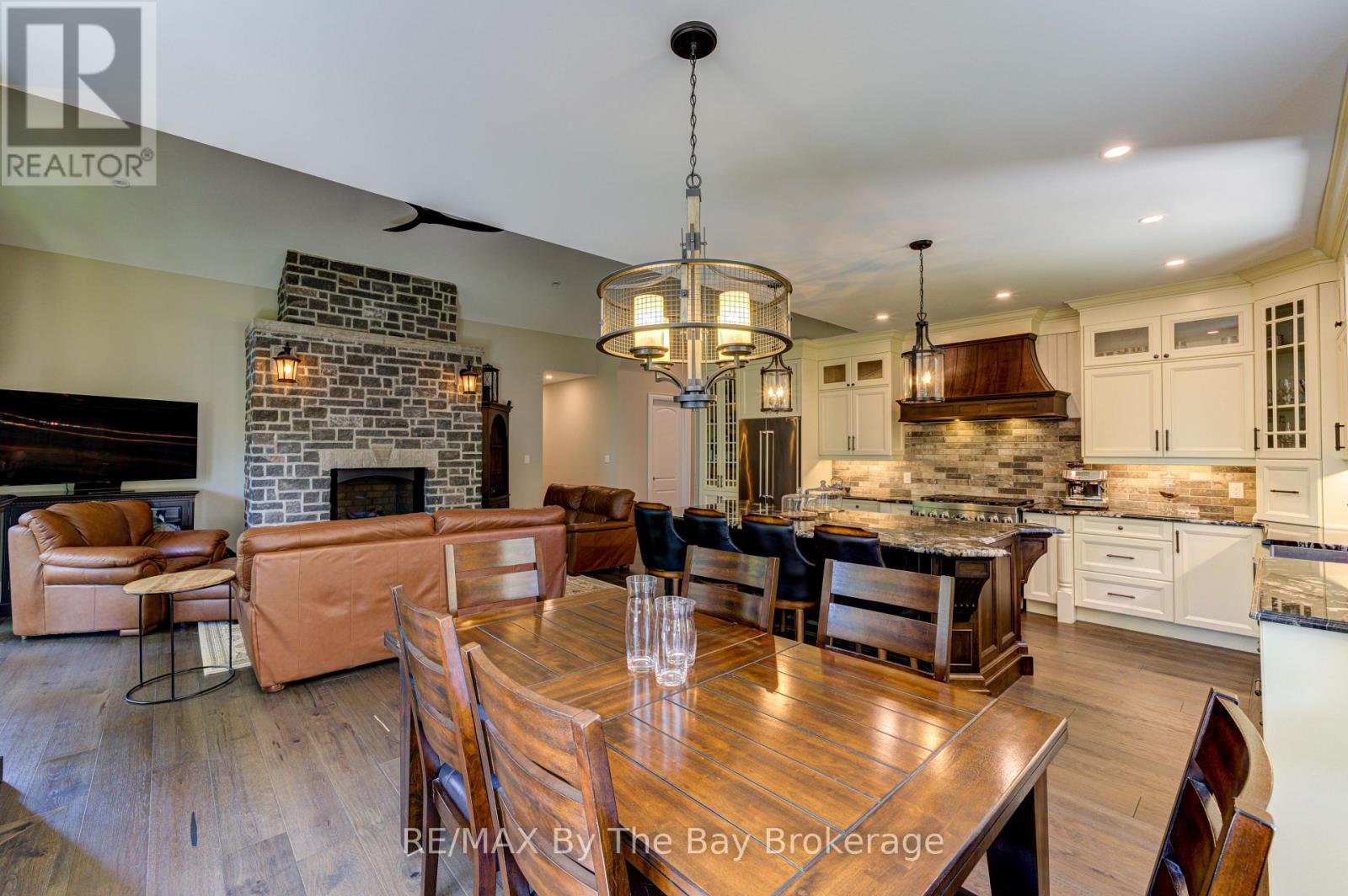 Photo 32 of 833 Eastdale Drive, Wasaga Beach ON