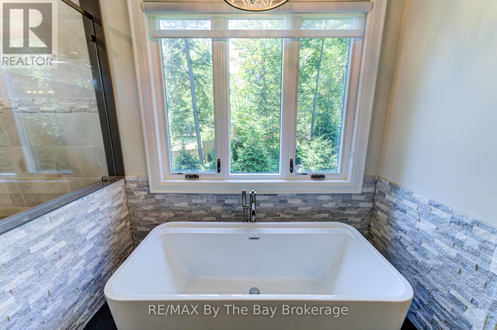 Photo 22 of 833 Eastdale Drive, Wasaga Beach ON